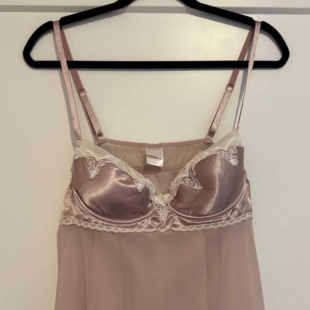 Gorgeous Pale Pink Slip - Picture 2 of 13